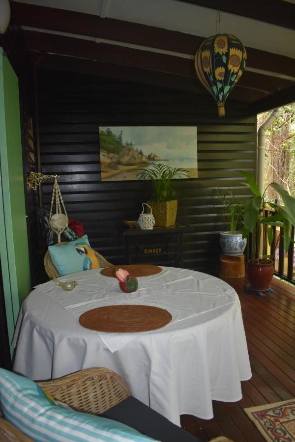 Oskar'S Rain Forest Retreat Nelly Bay Exteriör bild